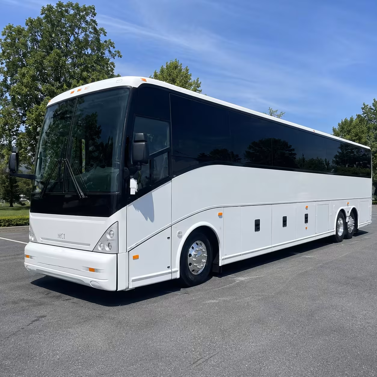 corporate airport shuttle buses from plymouth to msp