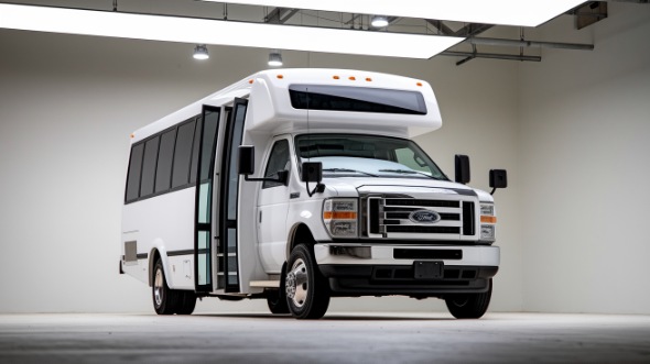 18 passenger minibus apple valley